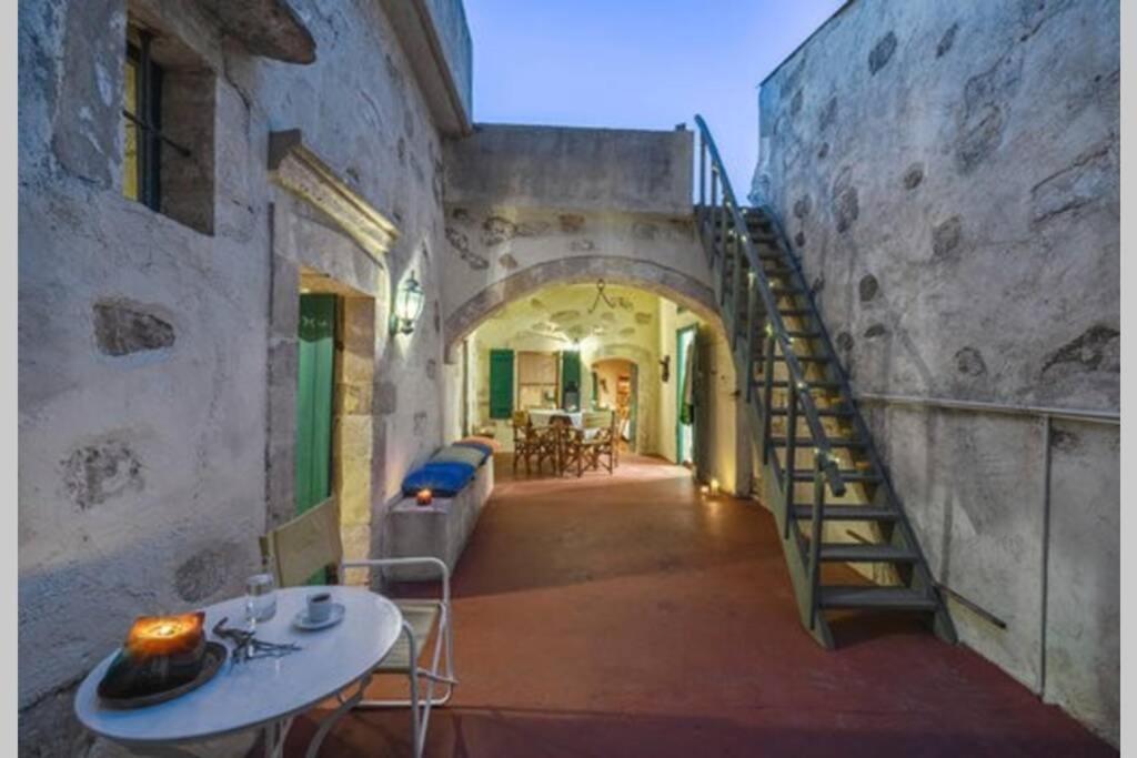 Moundros 1620 Venetian Residence Buitenkant foto